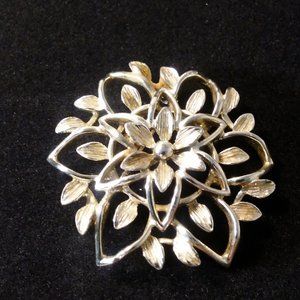 Vintage Sarah Coventry Brooch Pin Flower Round Silver Tone